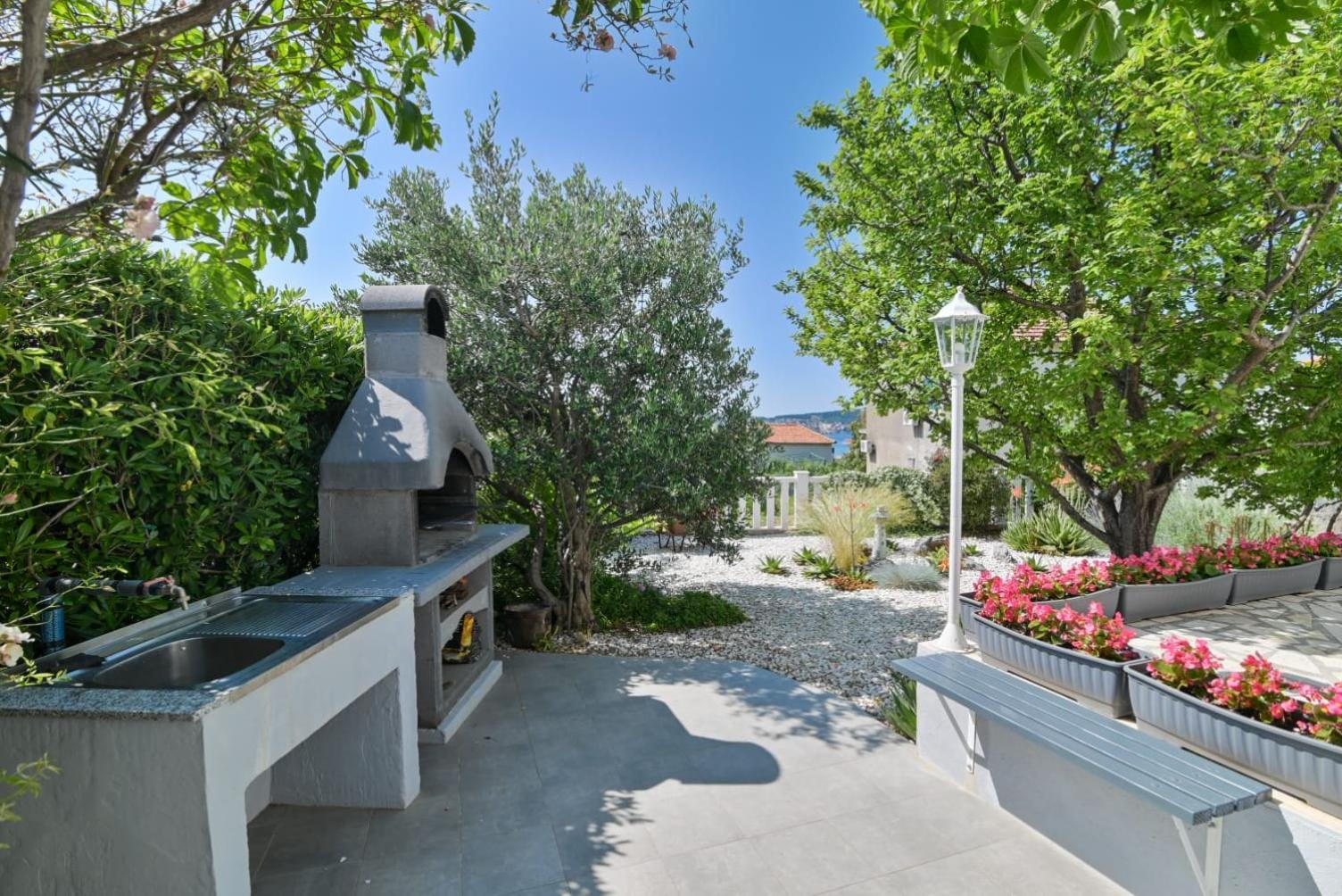 Rina Vacation Home 特罗吉尔 外观 照片