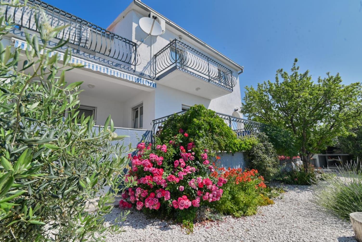 Rina Vacation Home 特罗吉尔 外观 照片