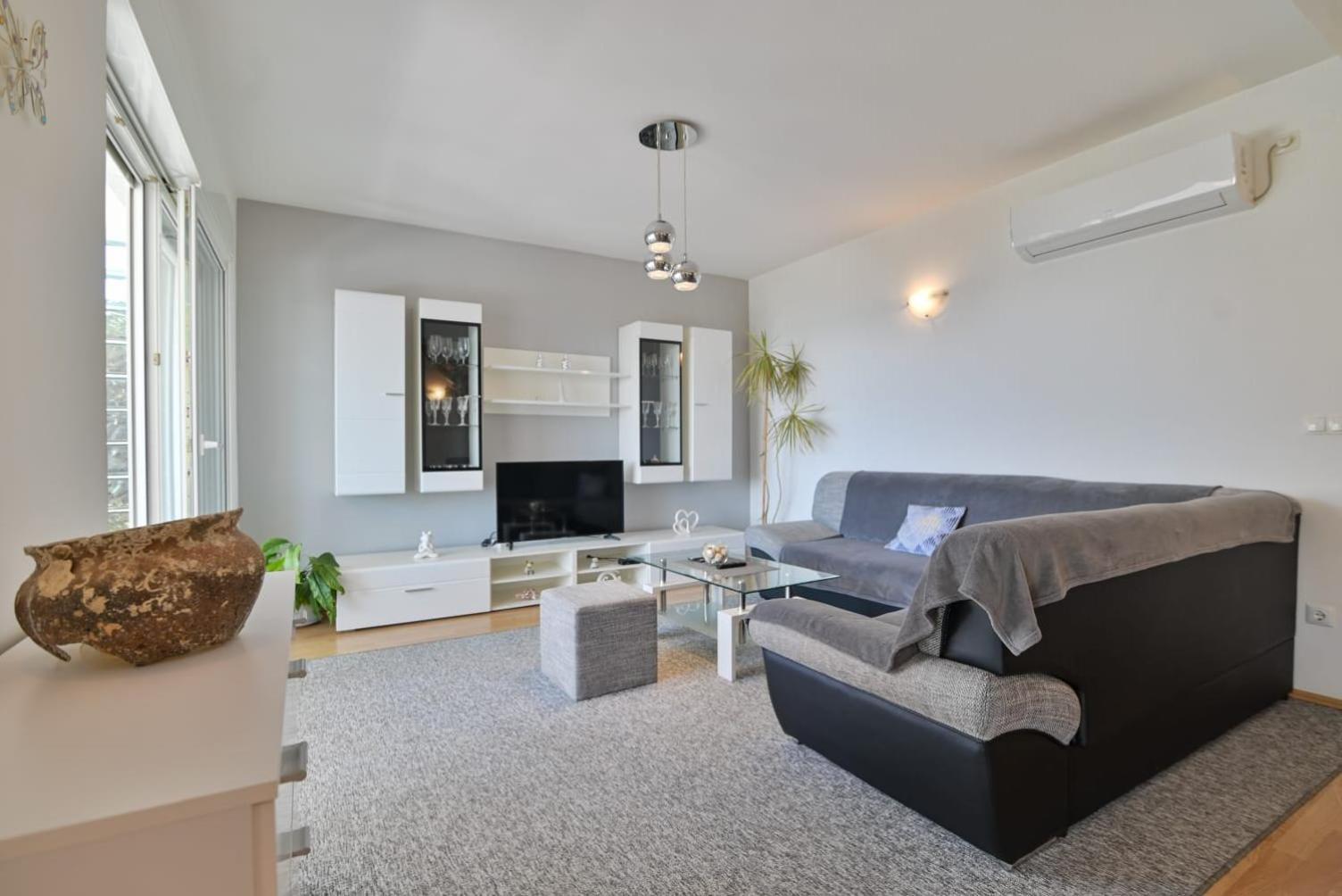 Rina Vacation Home 特罗吉尔 外观 照片